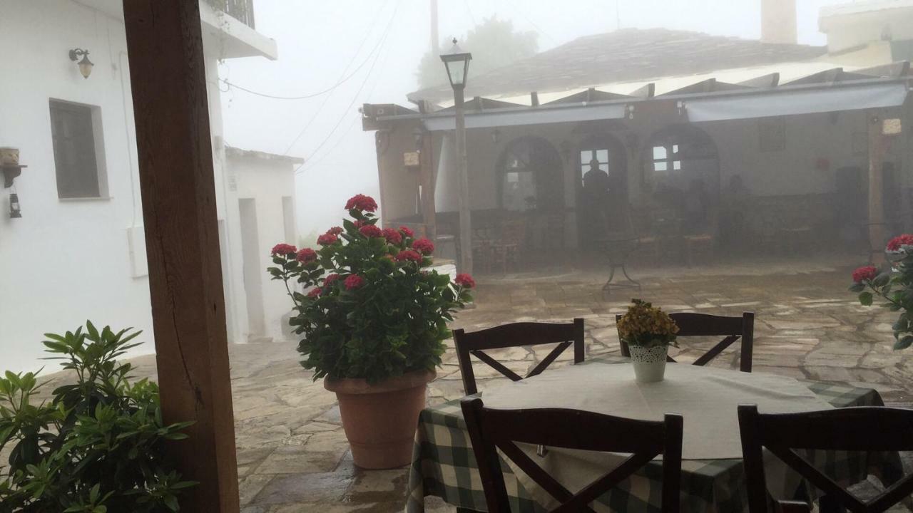 Antoniou Guesthouse Kastanitsa Extérieur photo
